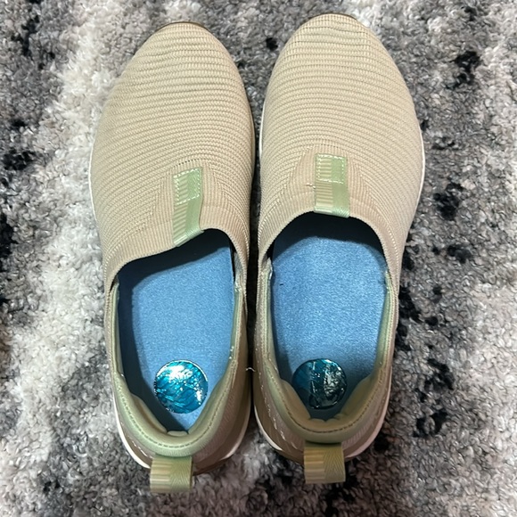 Echo Knit Slip On Sneaker - Picture 10 of 12